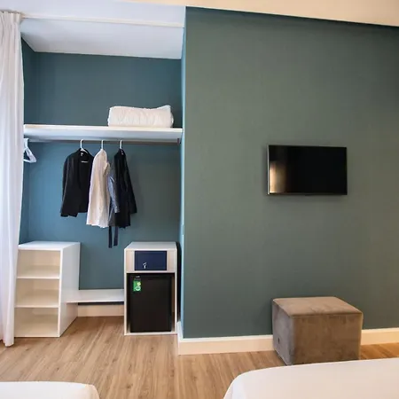 阿德里亚阿姆宾特别墅酒店 酒店 里米尼