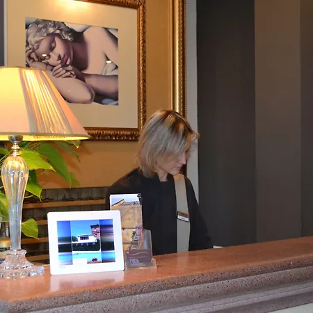 מלון Adriatica Ambienthotels 4*