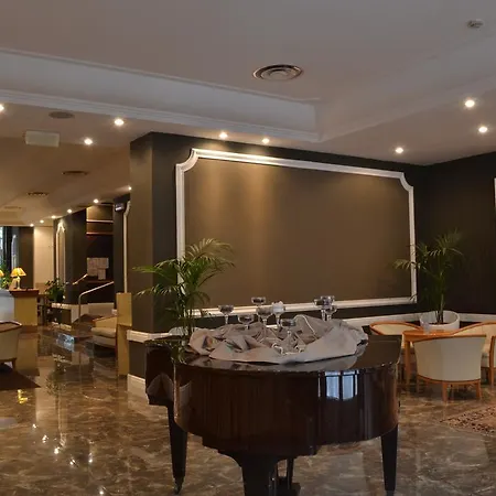 호텔 Adriatica Ambienthotels 리미니